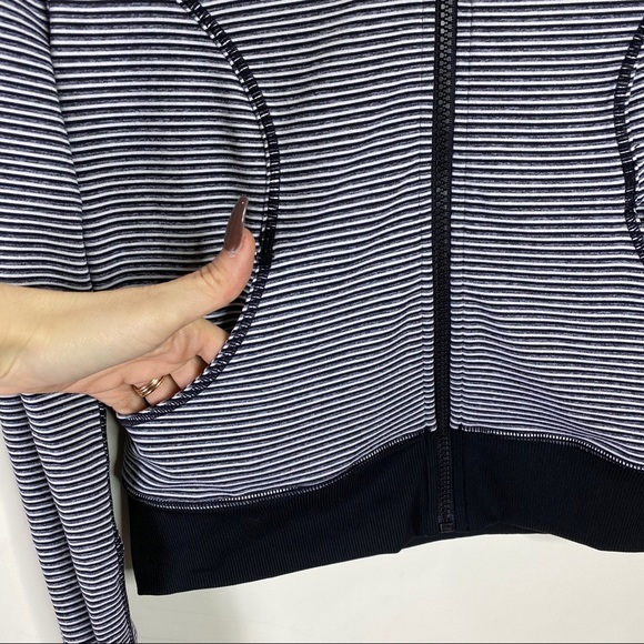 Zella On Point Striped Zip Up Jacket Size Small - Picture 4 of 8